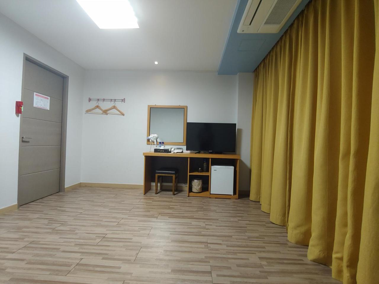 Gallery Hotel Bnb Jeju Ngoại thất bức ảnh